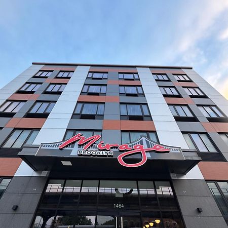 Hotel Mirage Brooklyn Нью-Йорк Экстерьер фото