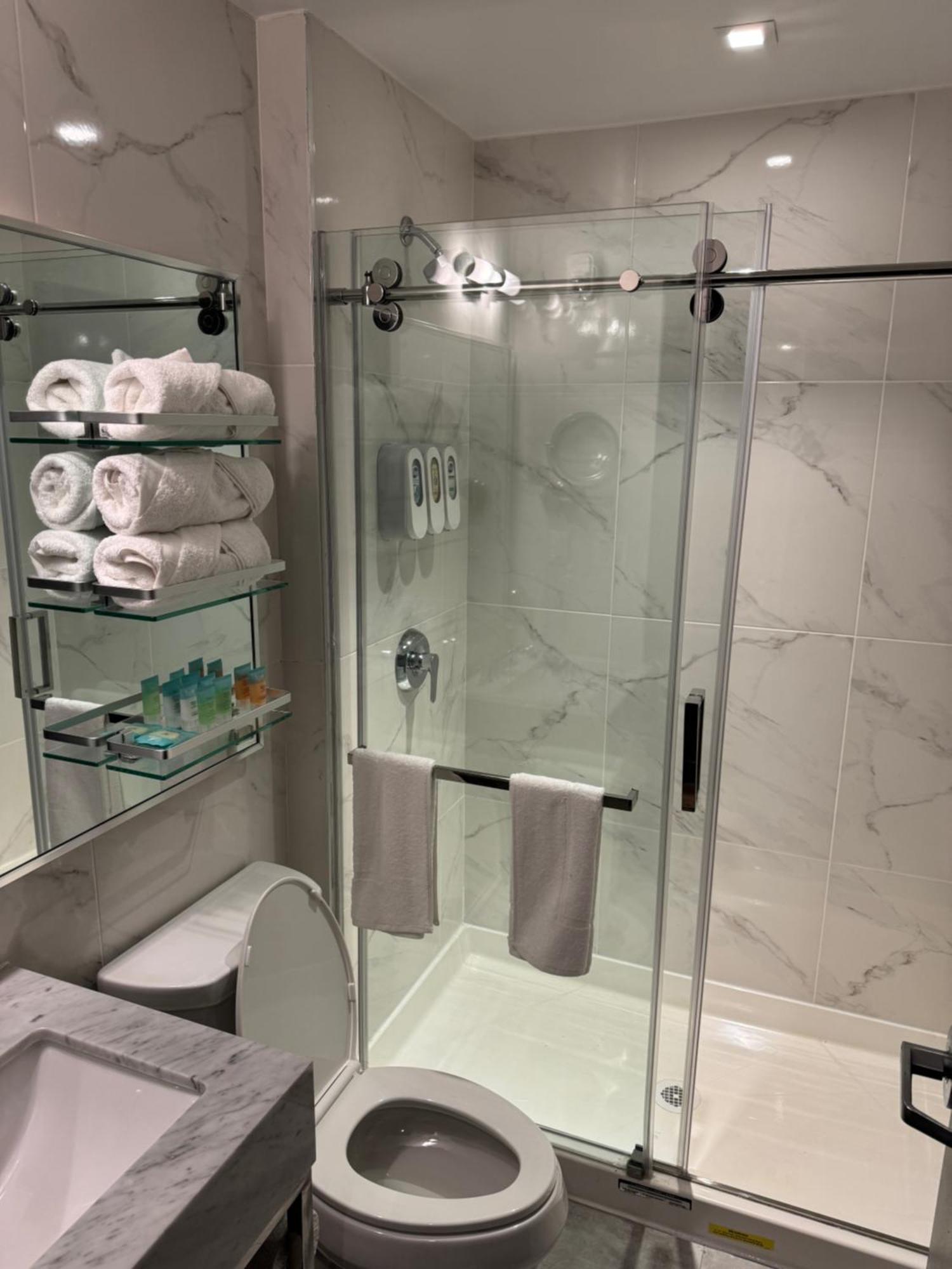 Hotel Mirage Brooklyn Нью-Йорк Экстерьер фото