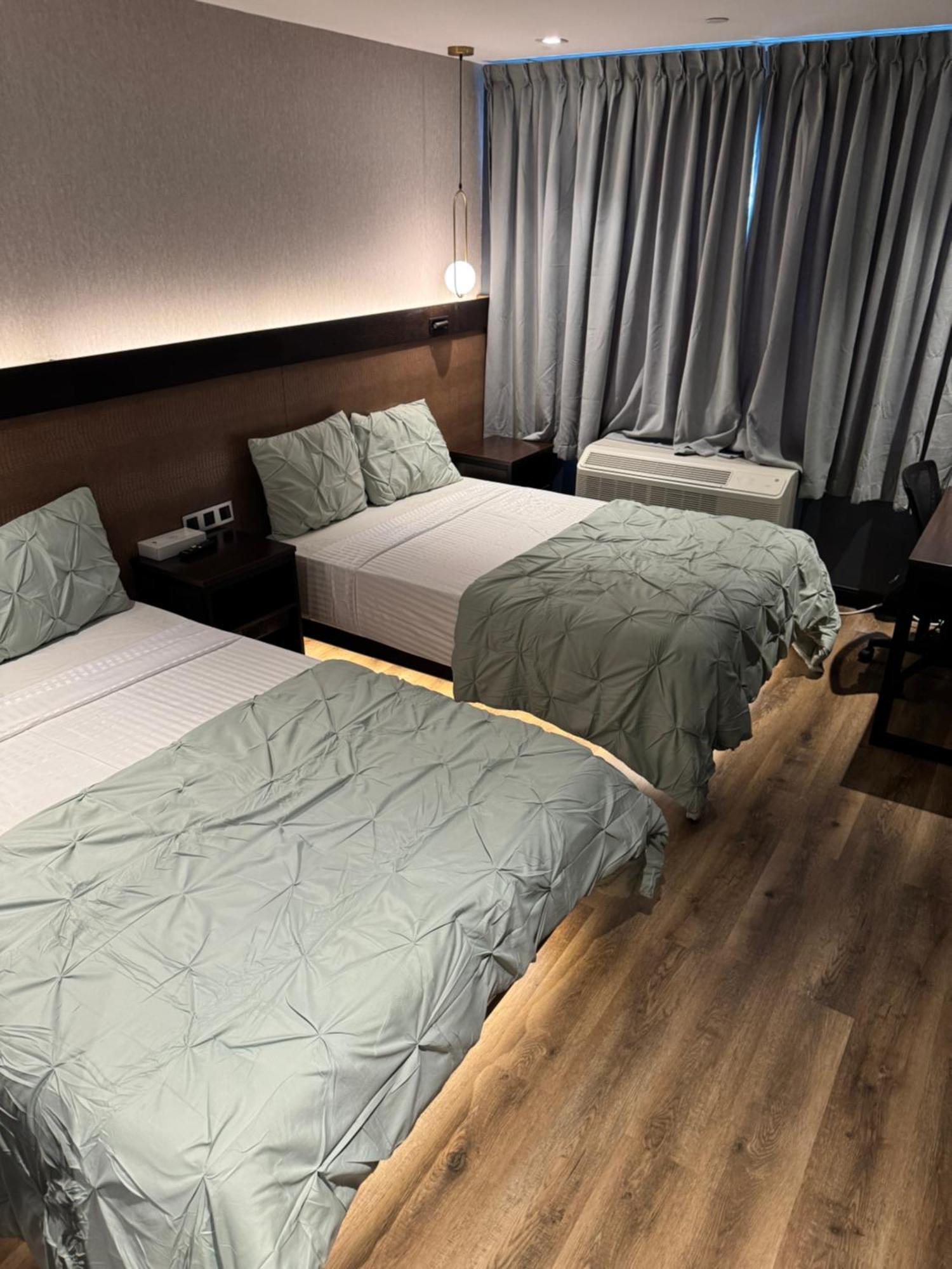 Hotel Mirage Brooklyn Нью-Йорк Экстерьер фото