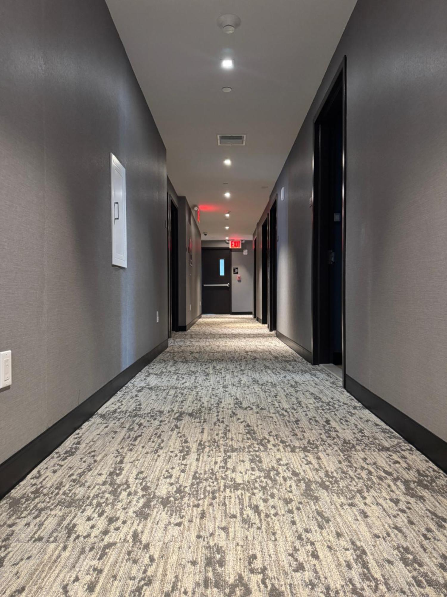 Hotel Mirage Brooklyn Нью-Йорк Экстерьер фото